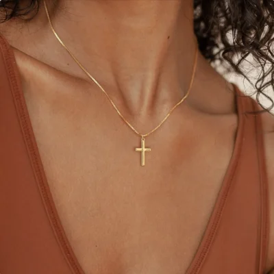 Collar de cruz "Golden Sign"