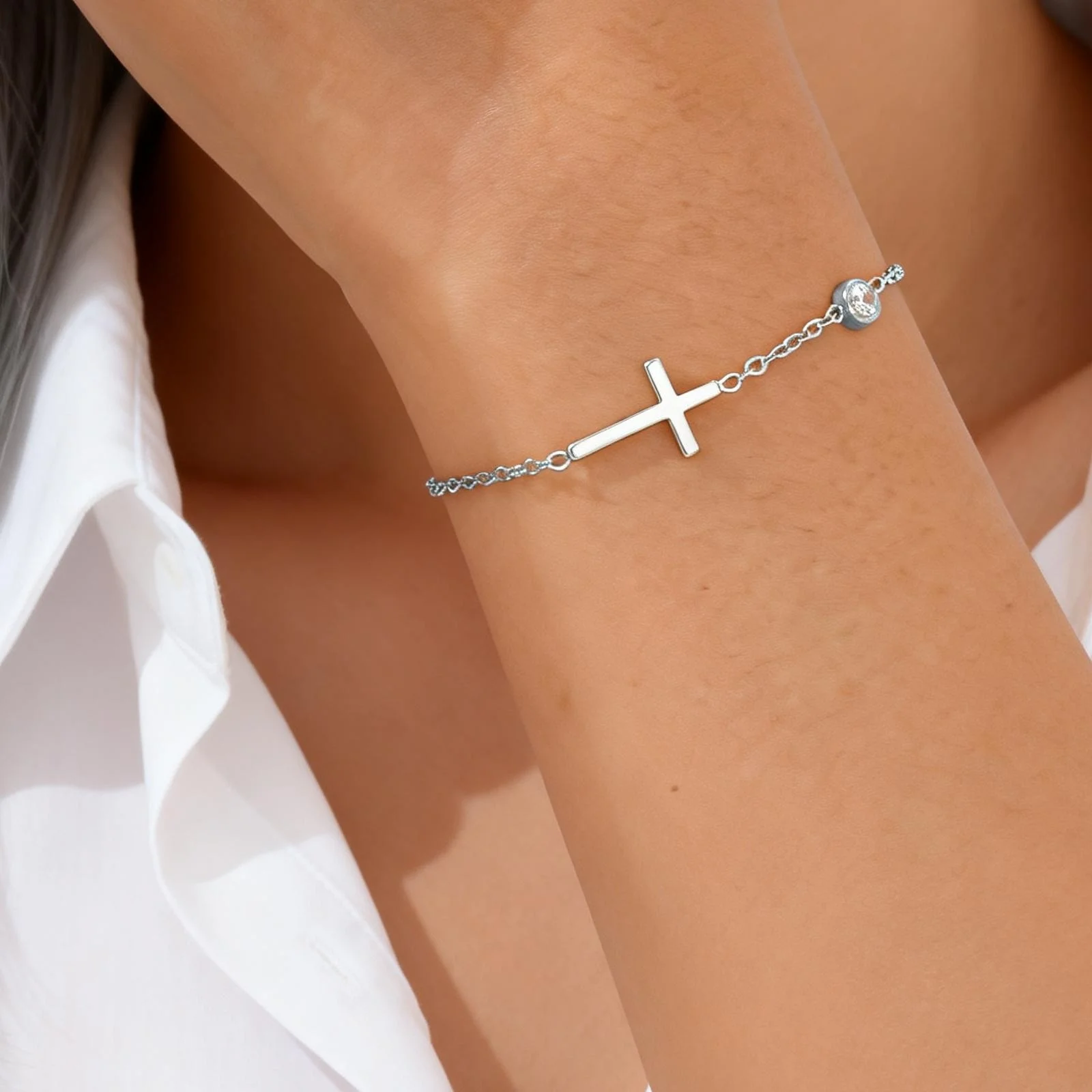 Pulsera de cruz "Presencia Fina" - Imagen 2